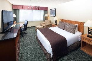 Standard Queen Room